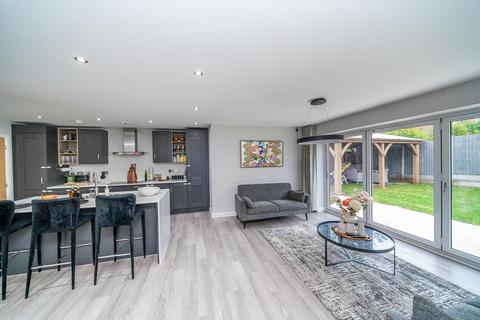 5 bedroom detached house for sale, Cherrytree Close, Walsall WS1
