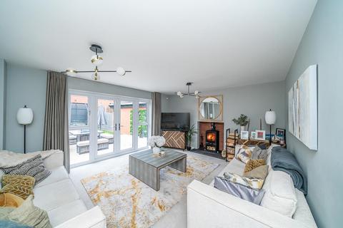 5 bedroom detached house for sale, Cherrytree Close, Walsall WS1