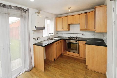2 bedroom terraced house to rent, Dewfield Close, Bradford BD4