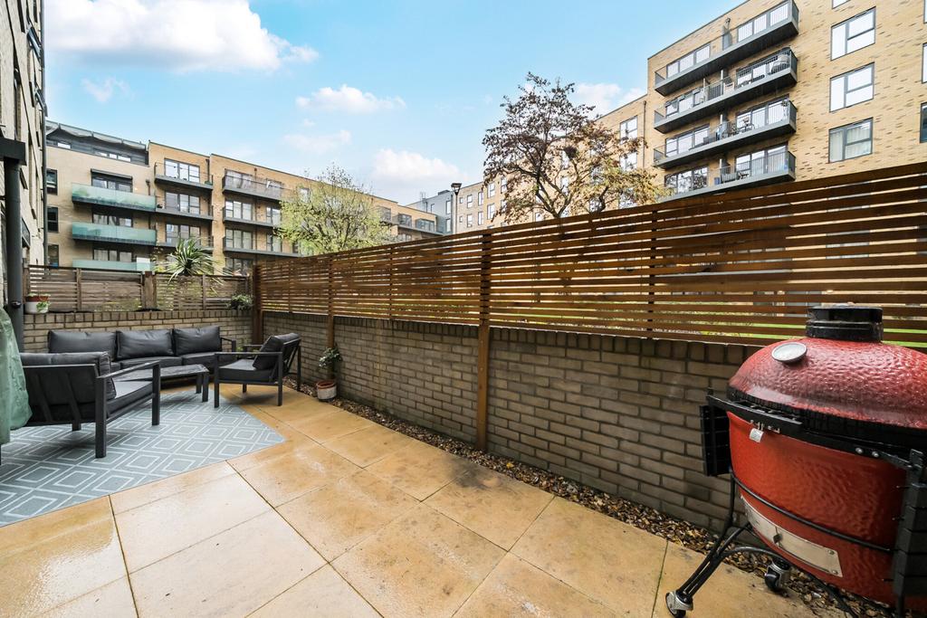 1377085-8-6911cbd...