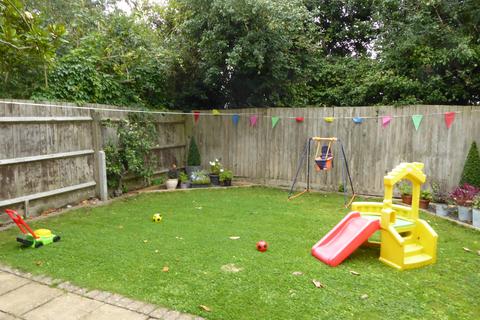 3 bedroom house to rent, Chestnut Road, Yardley Gobion NN12