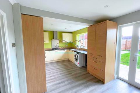 3 bedroom semi-detached house to rent, Western Way, Wellingborough, Northamptonshire