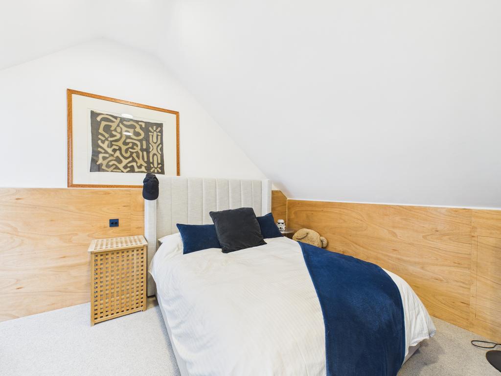 Cam01984 g0 pr0529 still022