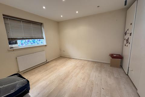 undefined, Finchley Road, London NW11