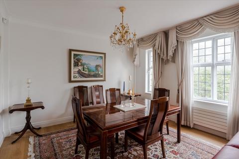 3 bedroom apartment for sale, Wellington Court, Wellington Road, St John's Wood NW8