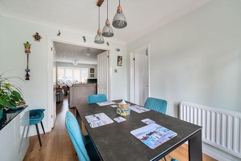 undefined, Fayrewood Chase, Basingstoke RG22 4TF
