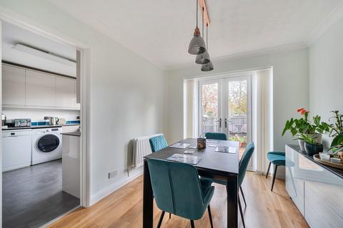 2 Fayrewood Chase, Basingstoke, RG22 4TF