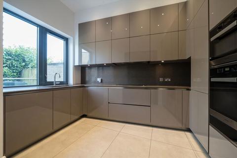 undefined, Gunnersbury Mews, London W4