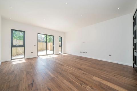 undefined, Gunnersbury Mews, London W4