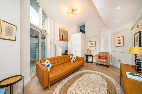 undefined, The Avenue, London W13