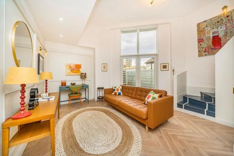 undefined, The Avenue, London W13