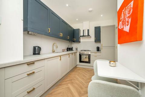 undefined, The Avenue, London W13