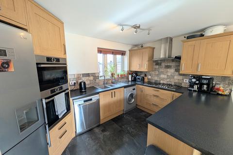 3 bedroom semi-detached house to rent, Jefferson Way, CV4