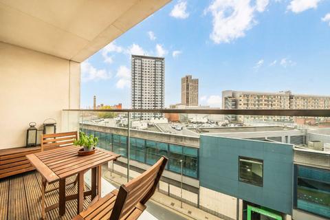 2 bedroom flat for sale, Buckhold Road, London SW18