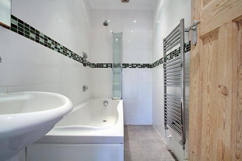 4 bedroom property to rent, Scarle Road, Wembley