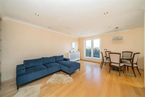 2 bedroom flat to rent, Varcoe Road, London SE16