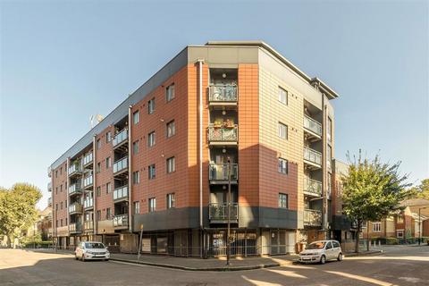 2 bedroom flat to rent, Varcoe Road, London SE16