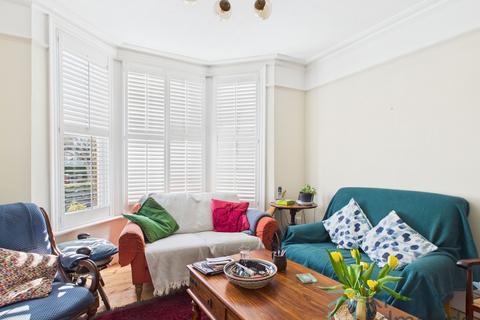 3 bedroom house to rent, Briton Road, Faversham, ME13