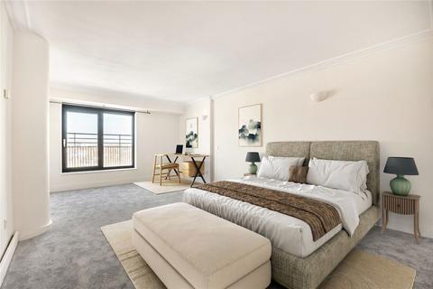 Studio to rent, Cromwell Road, London SW7