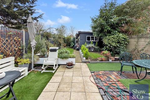 6 bedroom semi-detached house for sale, Heath Road, Hounslow TW3