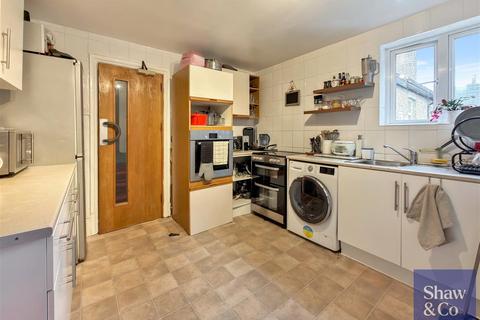 6 bedroom semi-detached house for sale, Heath Road, Hounslow TW3