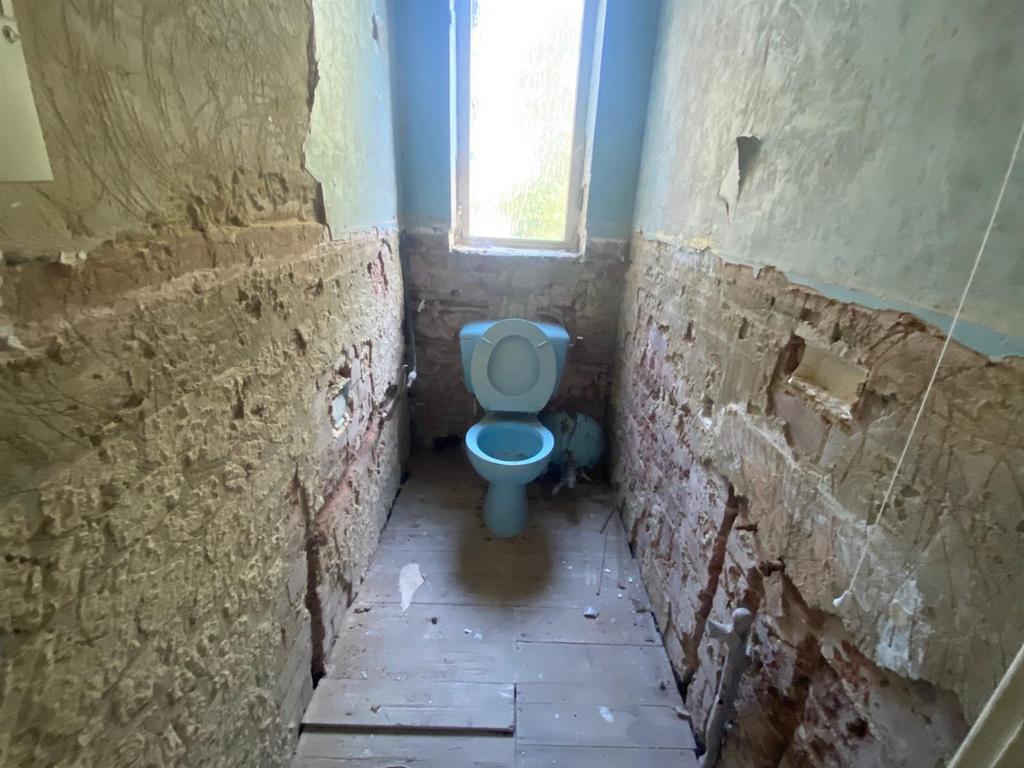 Ground floor wc.jpg