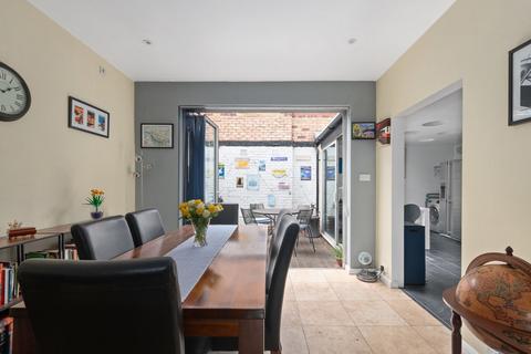 2 Leamore Street, Hammersmith, London, W6 0JZ