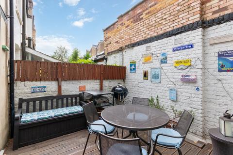 2 Leamore Street, Hammersmith, London, W6 0JZ