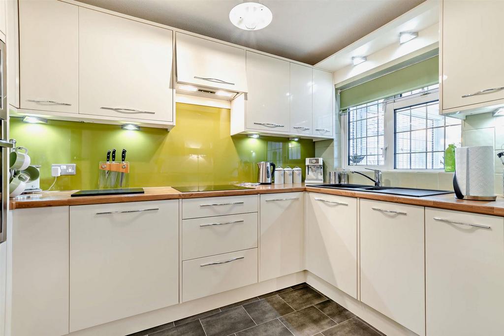 8670548-interior08-800.jpg
