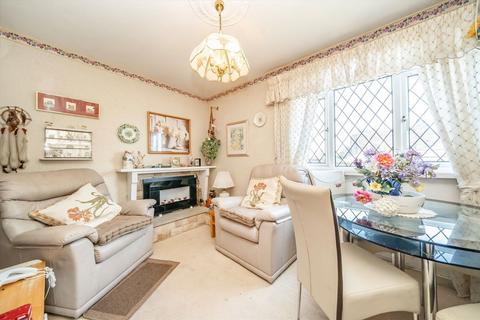 3 bedroom flat for sale, Maitland Park Road, London NW3