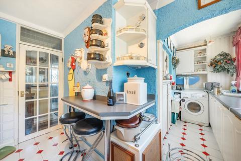 3 bedroom flat for sale, Maitland Park Road, London NW3
