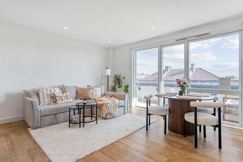 1 bedroom flat for sale, Montmorency House, Station Road N11