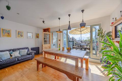3 bedroom maisonette to rent, Great Percy Street, Clerkenwell, London, WC1X