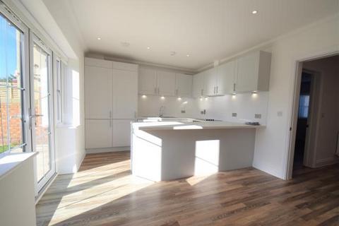 4 bedroom semi-detached house for sale, Hart Road, Swans Green Hall, Thundersley SS7