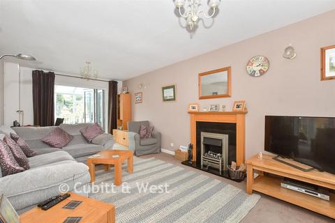 undefined, Findon Way, Broadbridge Heath, West Sussex