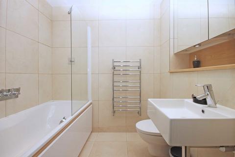 1 bedroom flat to rent, Times Square, London E1