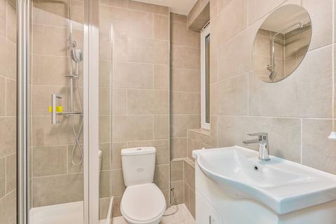 Studio to rent, Delamere Terrace, Little Venice, London, W2