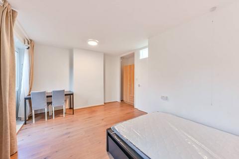 Studio to rent, Delamere Terrace, Little Venice, London, W2