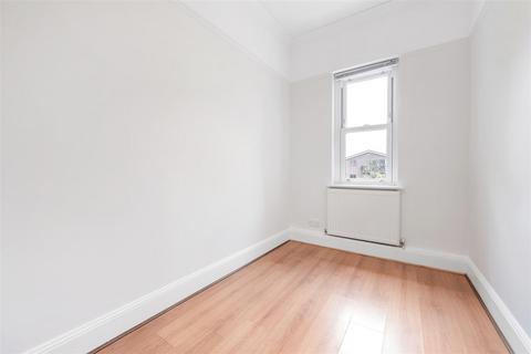 2 bedroom flat to rent, Albemarle Road, Beckenham, BR3