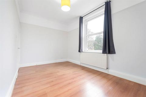 2 bedroom flat to rent, Albemarle Road, Beckenham, BR3
