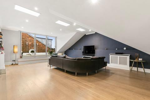 3 bedroom flat for sale, Sutton Court Road, London, W4