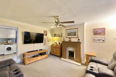 3 bedroom semi-detached house for sale, Oak Tree Road, Bedale