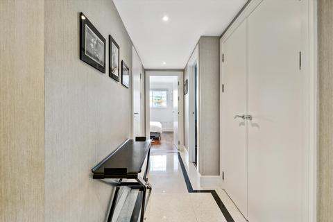 2 bedroom flat to rent, Howard Building, Queenstown Road, Battersea, SW11