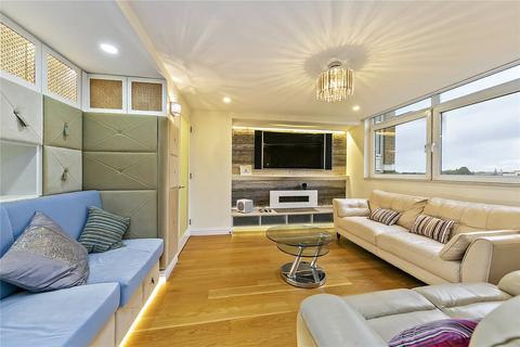 undefined, Thamespoint, Teddington