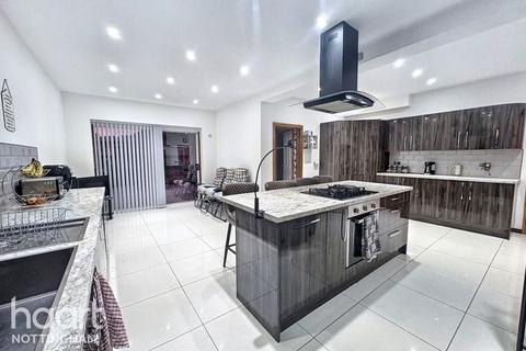 undefined, First Avenue, Colwick