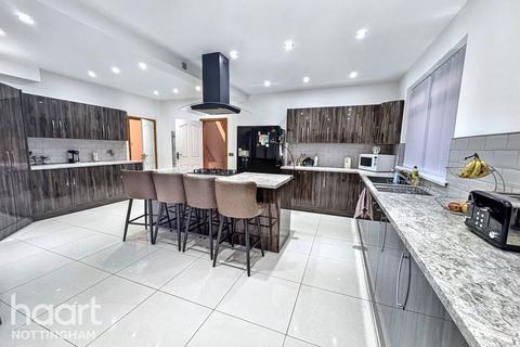 undefined, First Avenue, Colwick