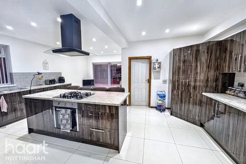 undefined, First Avenue, Colwick