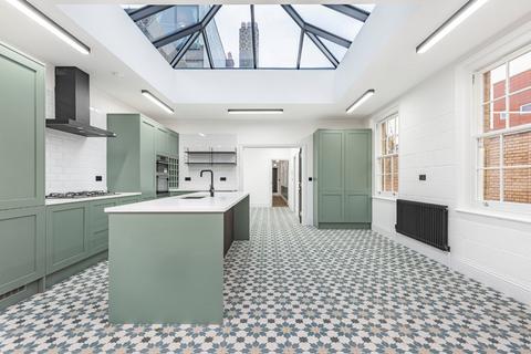 undefined, Munster Road, London, SW6
