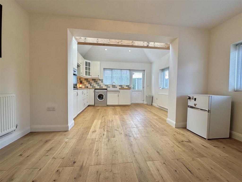 Lounge to Kitchen