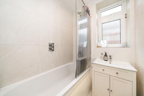 2 bedroom flat for sale, Cubitt Terrace, London SW4